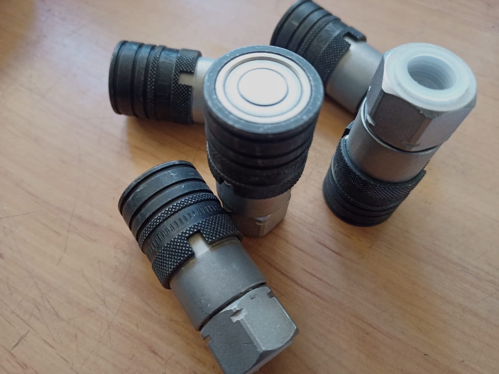 Enchufe Hembra Cara Plana 3/8"