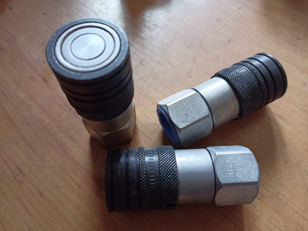 Enchufe Hembra Cara Plana 1/2 400BAR