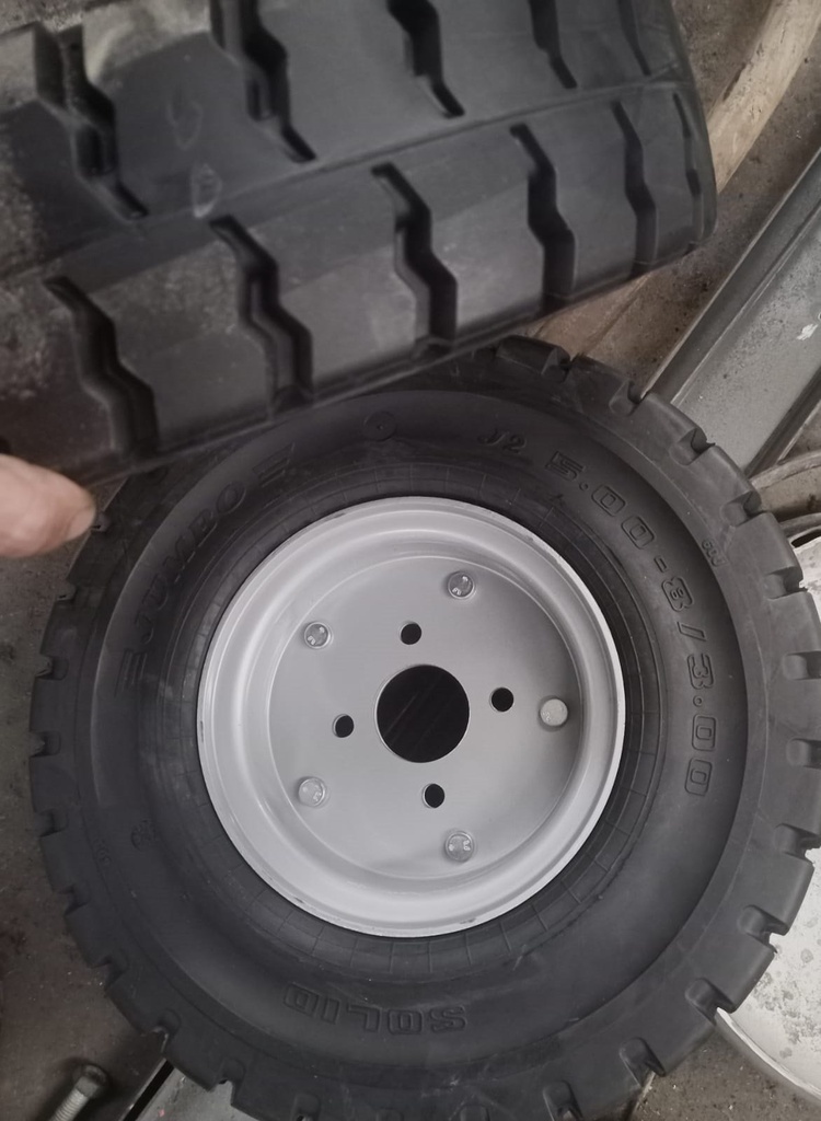 Rueda 5.00-8 Atq. Seat Maciza