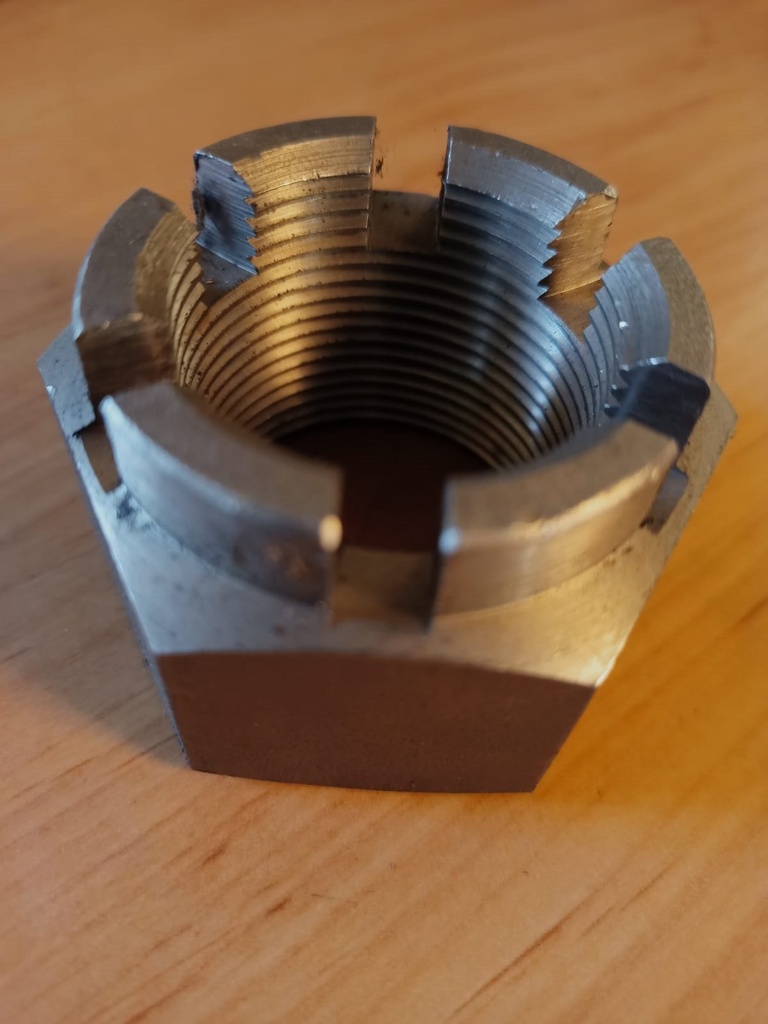 Tuerca Almenada 1" 1/2 Sae