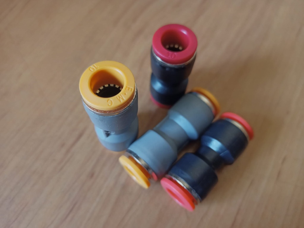 [E10PVC] Empalme de Plastico Recto 10MM