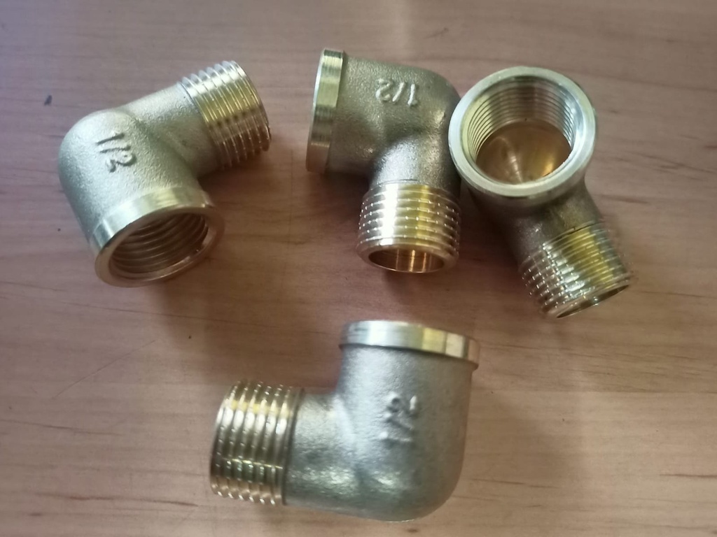 Codo Laton M-H 1/2"