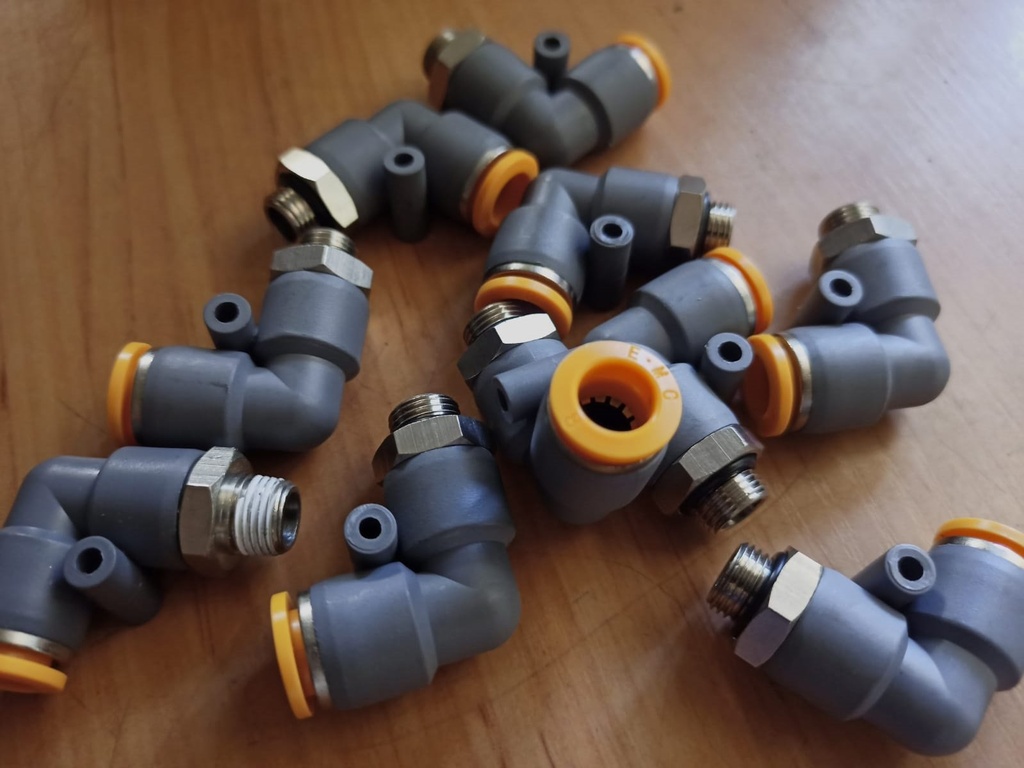 [RAC81890] Racor Codo Tubo 08 Rosca 1/8"