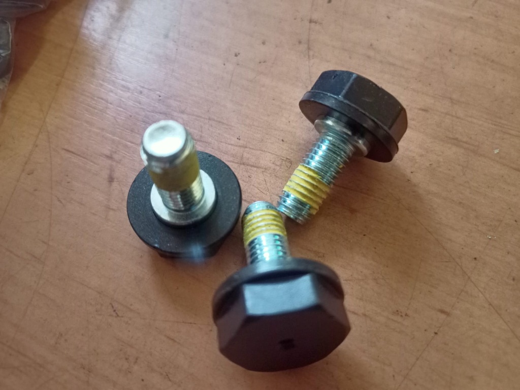 [TOR1022] Tornillo M10*22MM Aislado Negro/Test