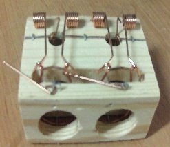 [TRAM2] Trampa Ratones Madera 2 Agujeros 9*6*4CM