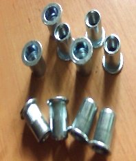 Tuerca Remachable Ranura Ancha M-8