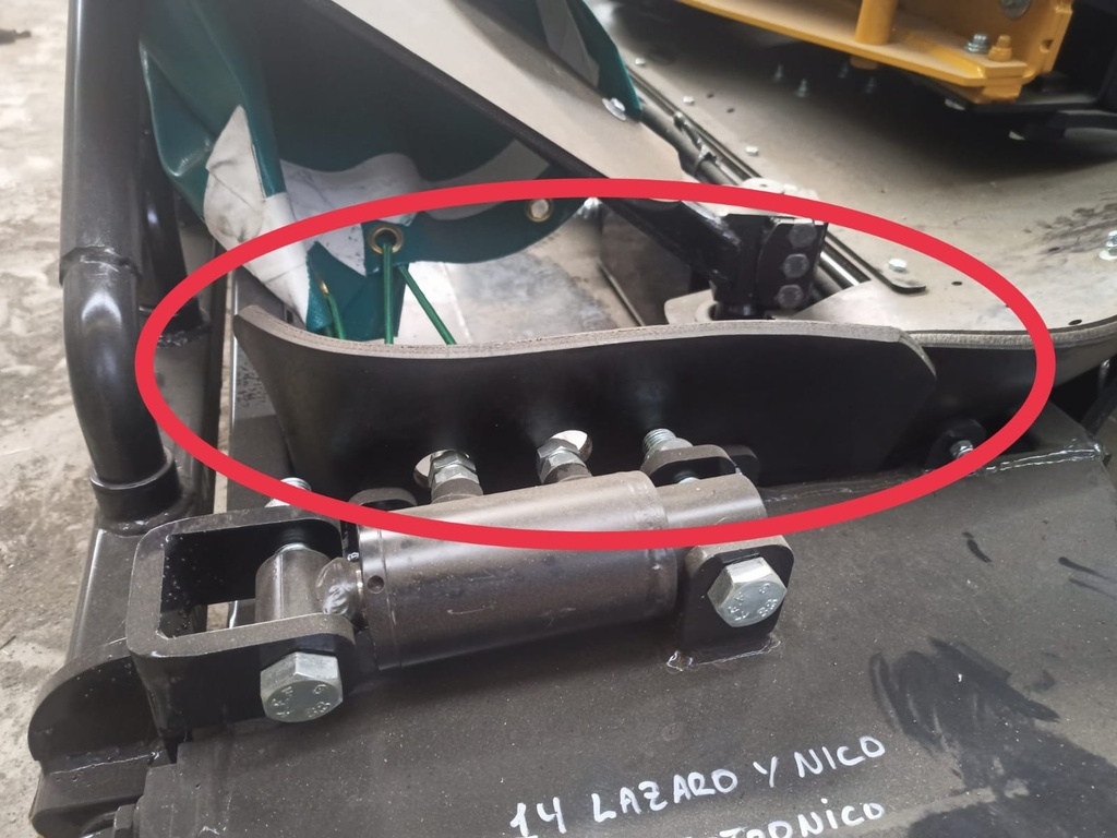 [VID120] Goma Recolectro Mangueras Volteo Delantero Boca 900
